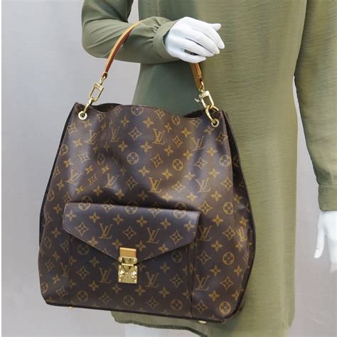 louis vuitton metis hobo strap